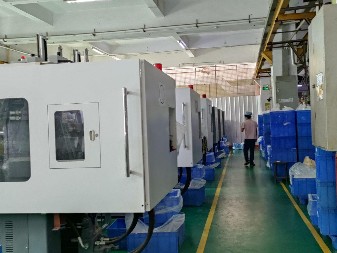 Injection molding machines at the Fortune Toys factory